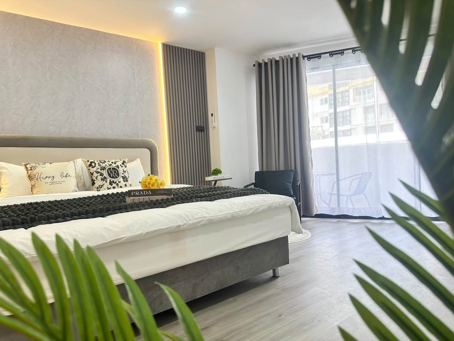 1-Bedroom Condo for Rent in Patong, Phuket — interior view