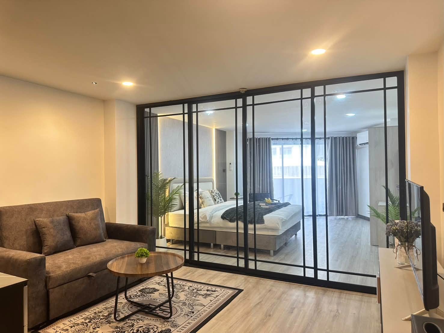 1-Bedroom Condo for Rent in Patong, Phuket — interior view