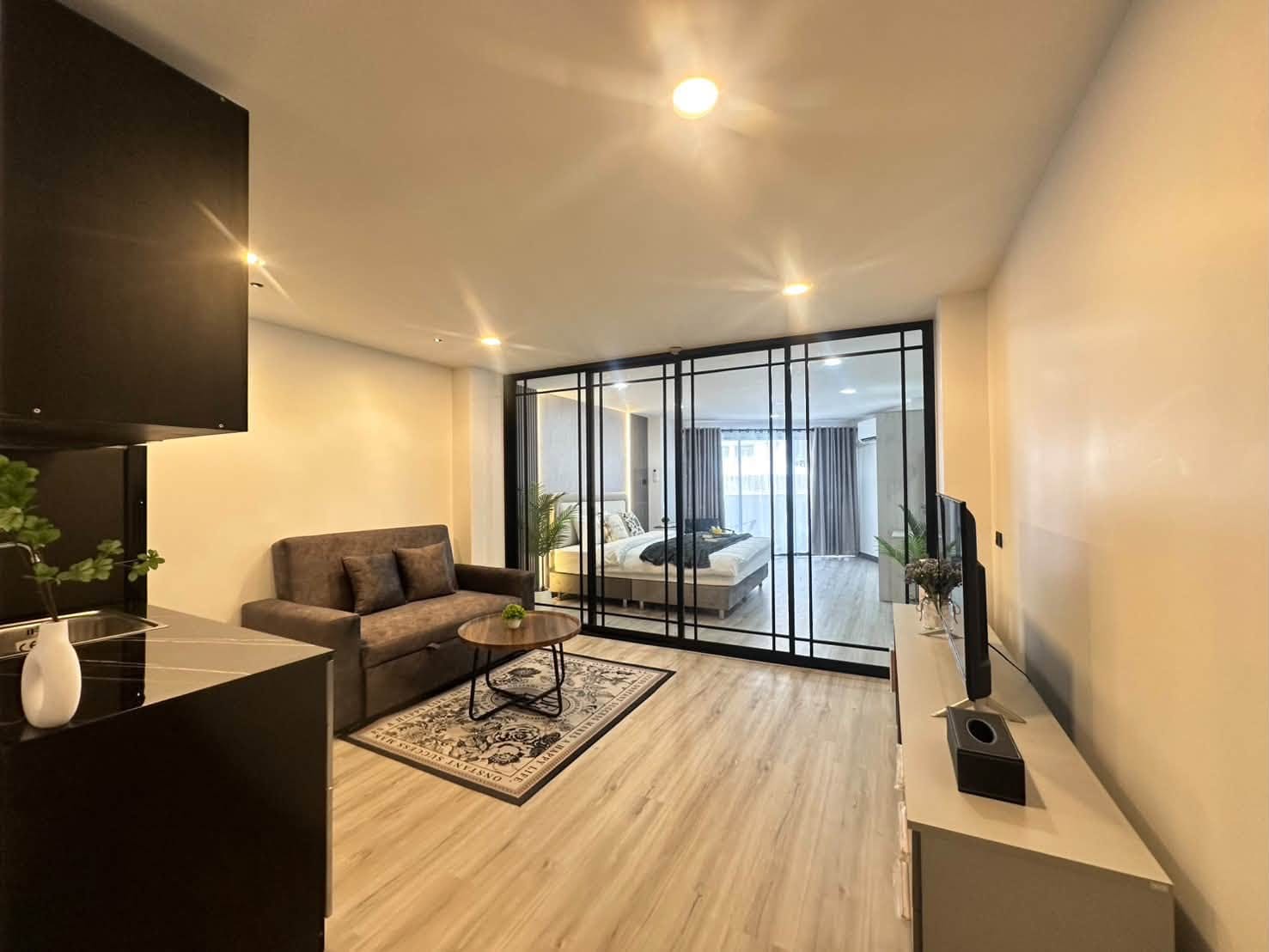 1-Bedroom Condo for Rent in Patong, Phuket — interior view