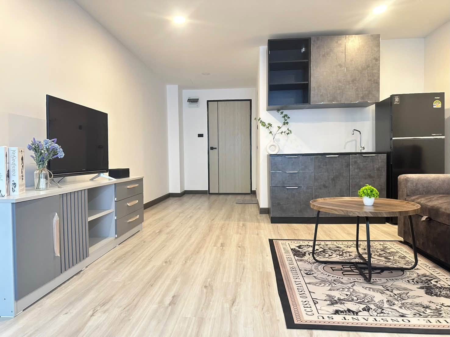 1-Bedroom Condo for Rent in Patong, Phuket — interior view