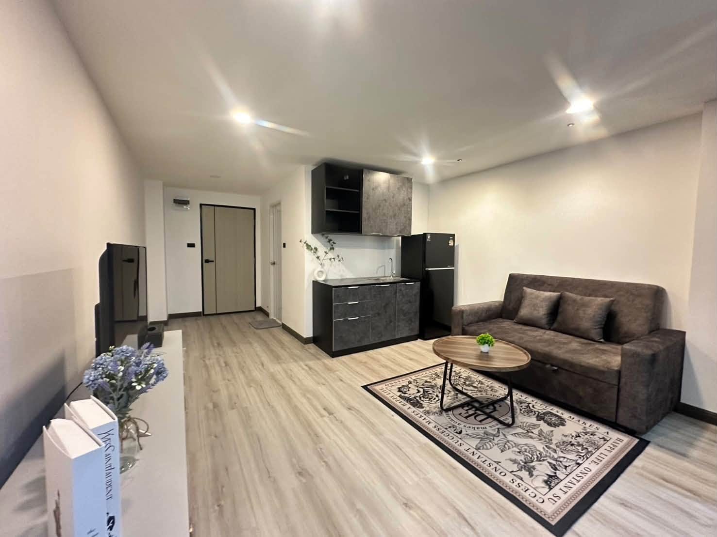 1-Bedroom Condo for Rent in Patong, Phuket — interior view