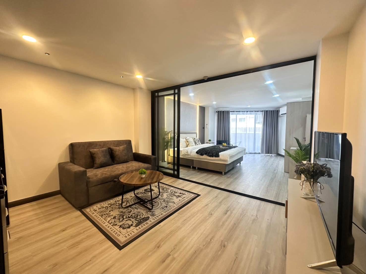 1-Bedroom Condo for Rent in Patong, Phuket — interior view