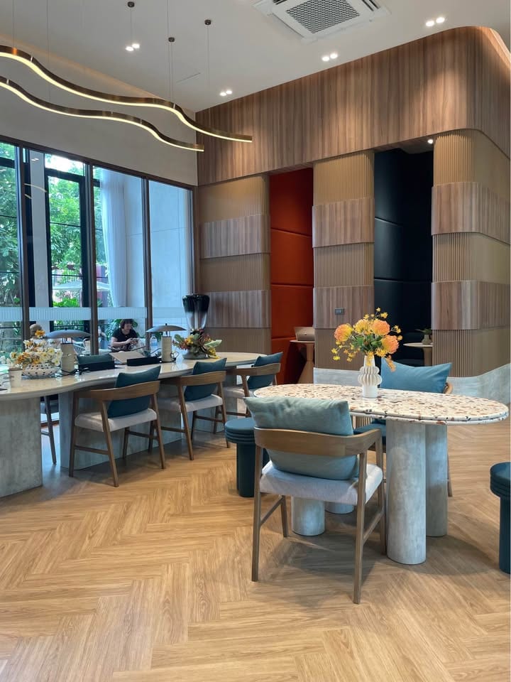 2-Bedroom Condo for Rent in Phuket Town — interior view