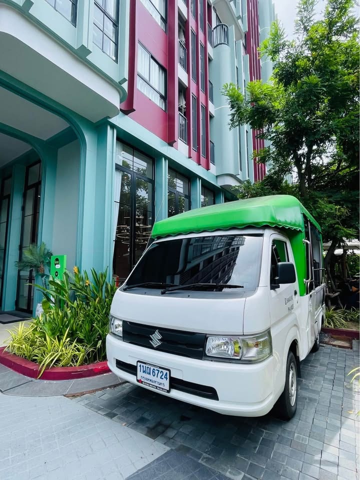 2-Bedroom Condo for Rent in Phuket Town — pool view