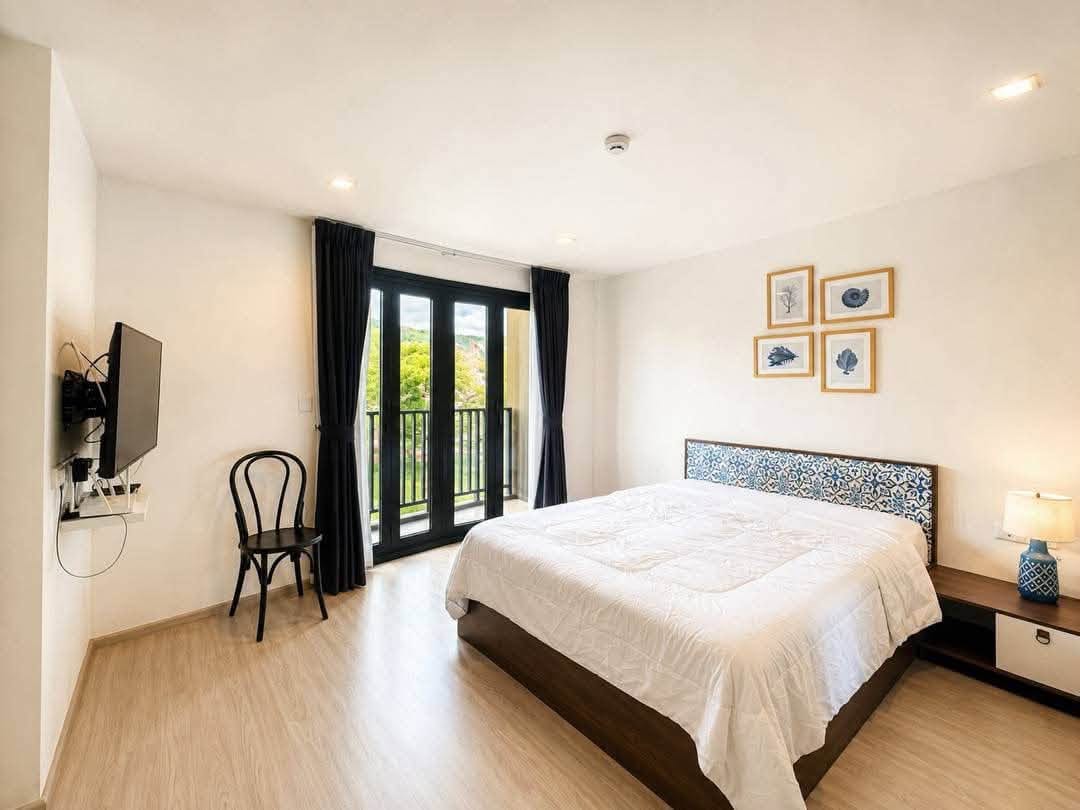 1-Bedroom Condo for Sale in Phuket Town — interior view