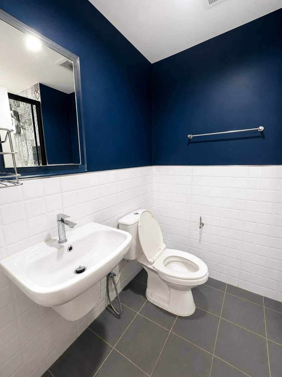 1-Bedroom Condo for Sale in Phuket Town — interior view