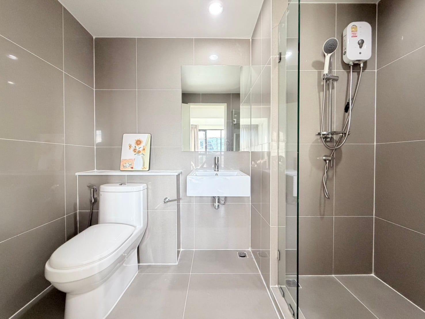 1-Bedroom Condominium for Sale in Phuket Town — interior view