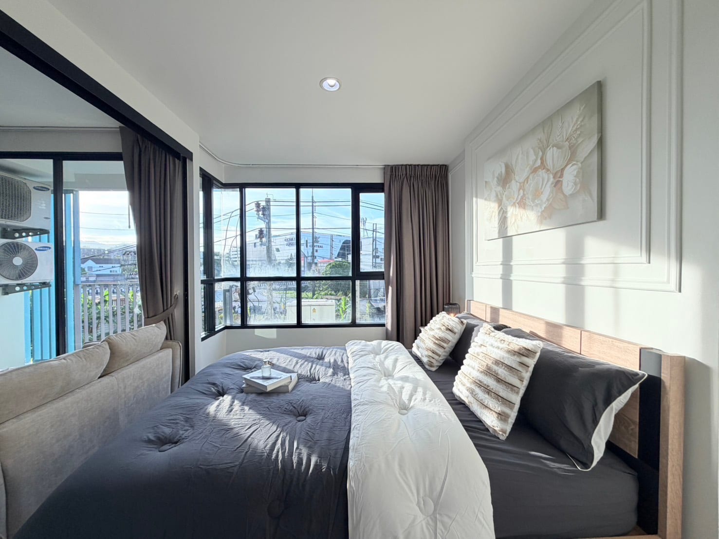 1-Bedroom Condominium for Sale in Phuket Town — interior view