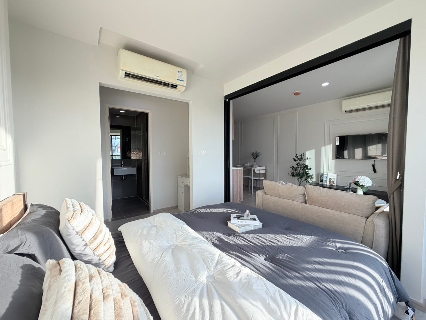 1-Bedroom Condominium for Sale in Phuket Town — interior view