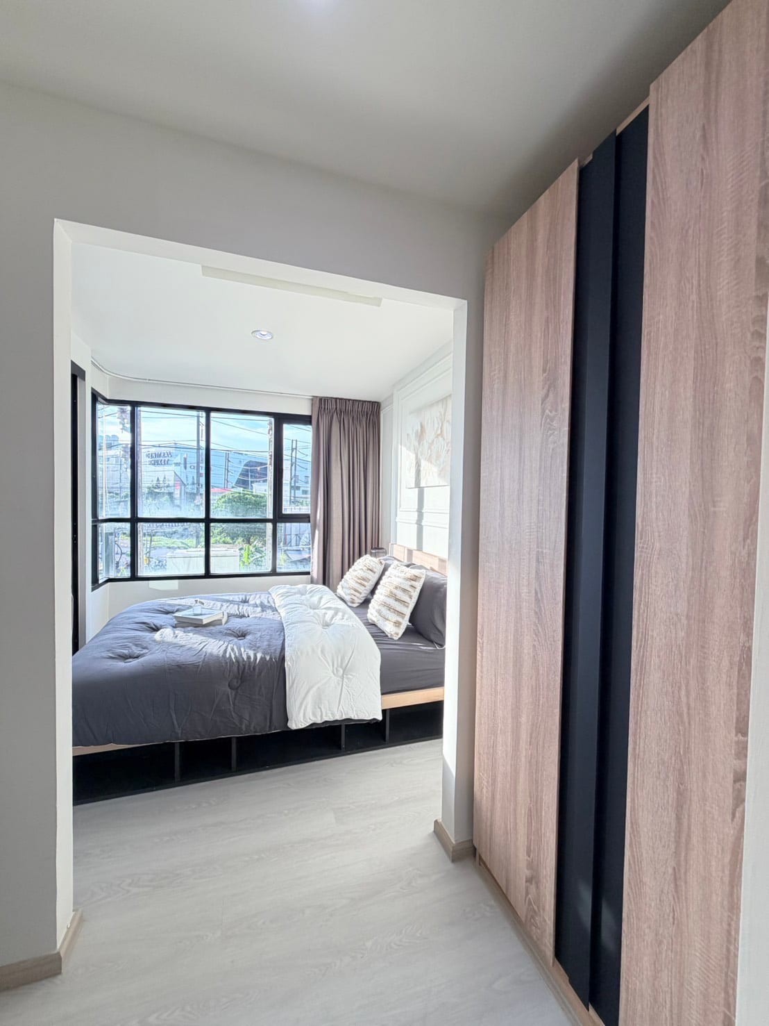 1-Bedroom Condominium for Sale in Phuket Town — interior view