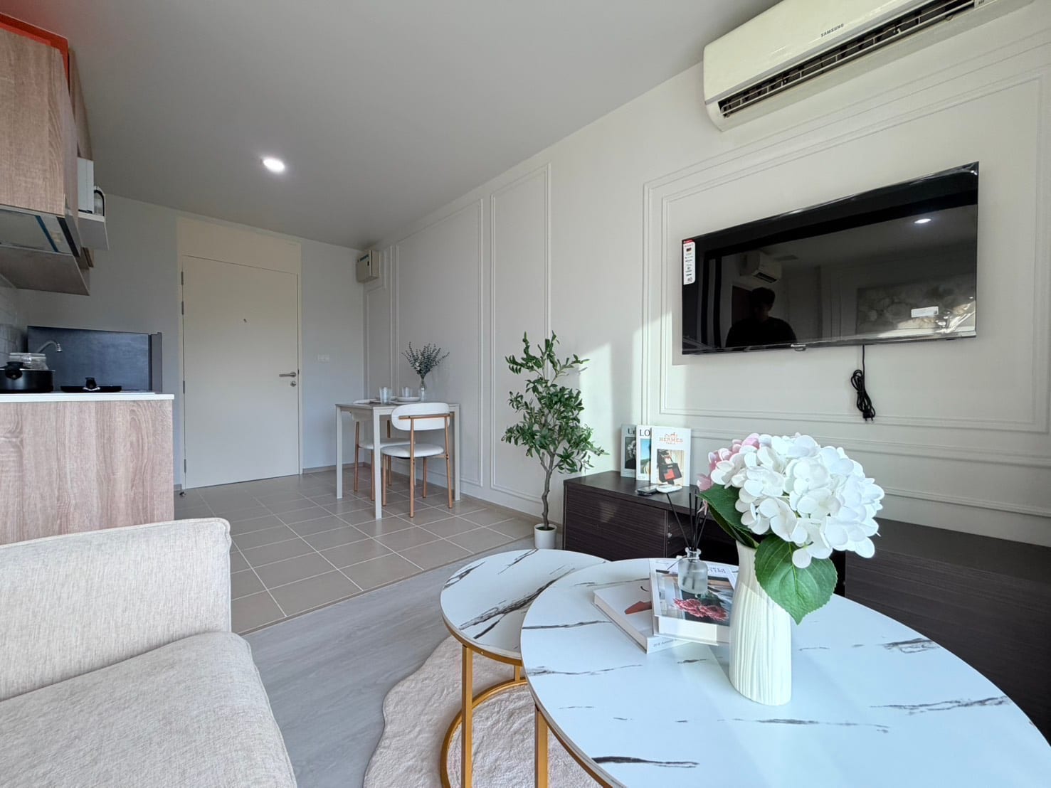 1-Bedroom Condominium for Sale in Phuket Town — interior view