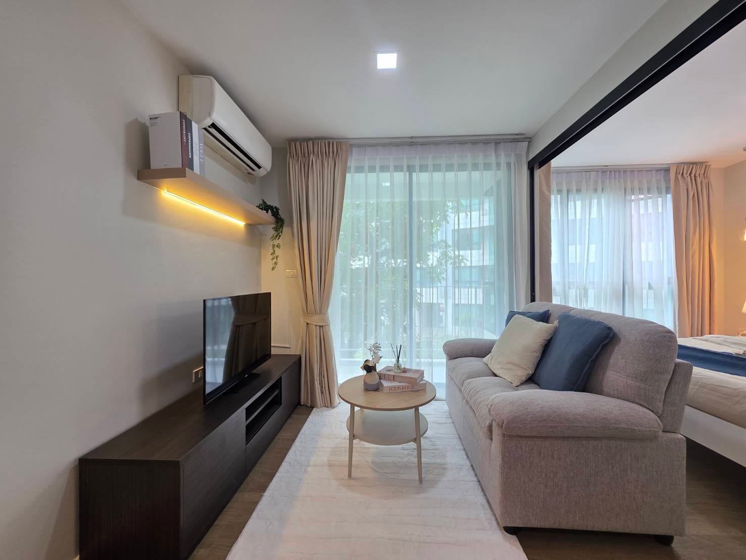 1-Bedroom Condominium for Sale in Phuket Town — interior view