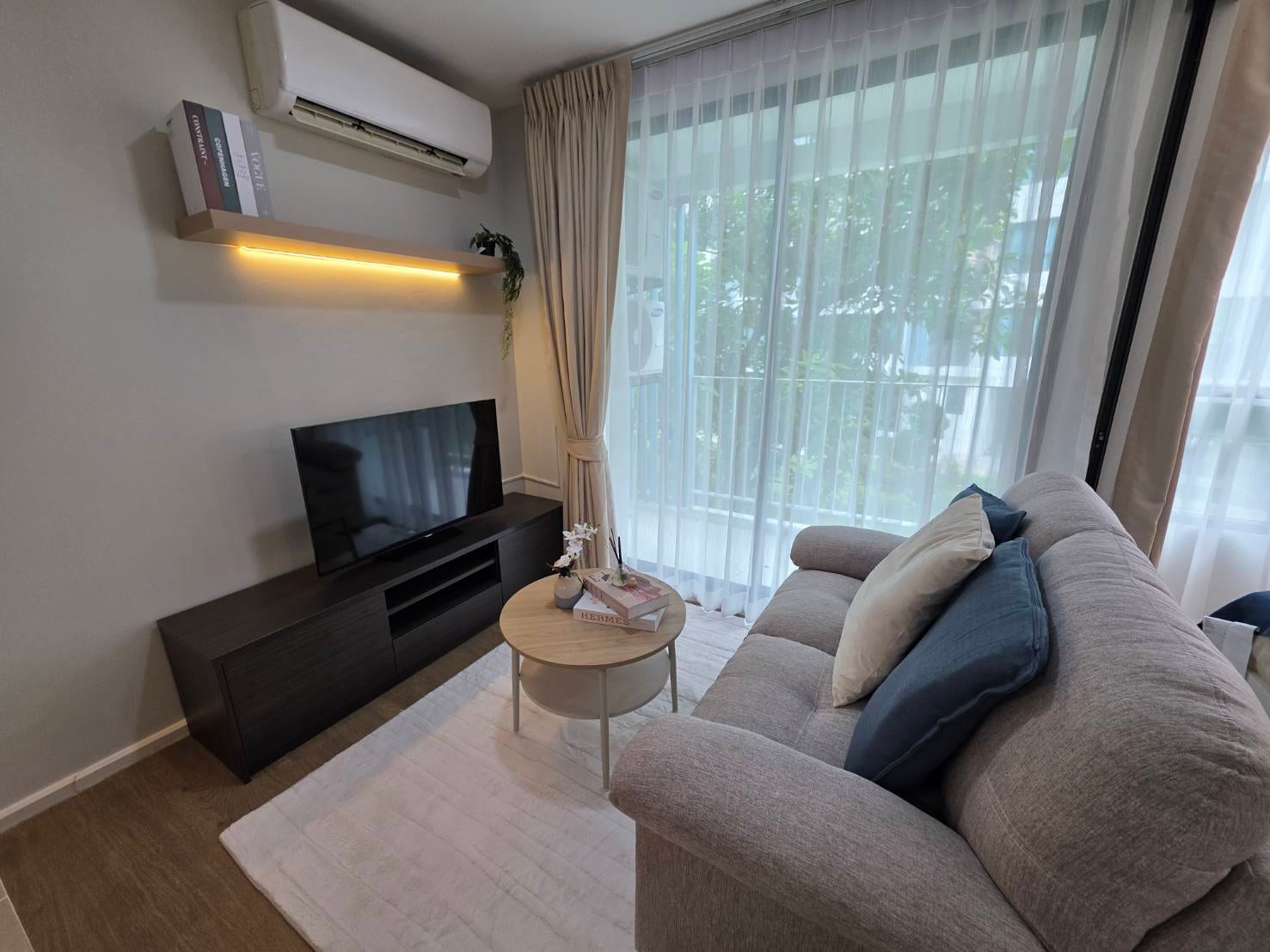 1-Bedroom Condominium for Sale in Phuket Town — interior view
