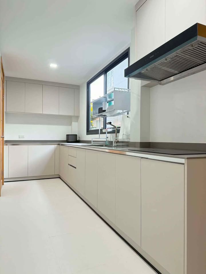 5-Bedroom House for Sale in Phuket Town — interior view