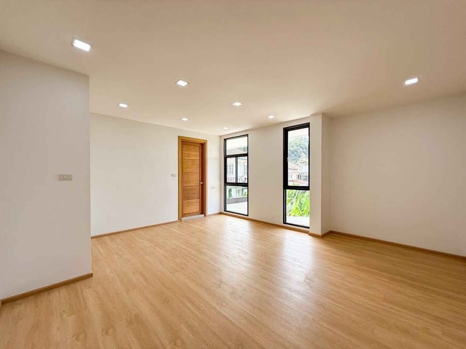 5-Bedroom House for Sale in Phuket Town — interior view