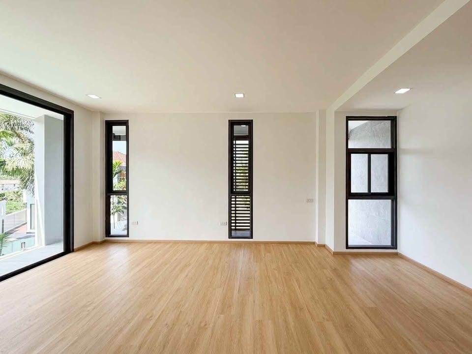 5-Bedroom House for Sale in Phuket Town — interior view