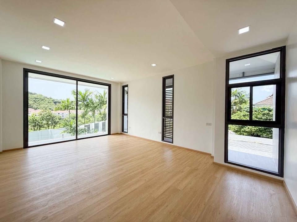 5-Bedroom House for Sale in Phuket Town — interior view