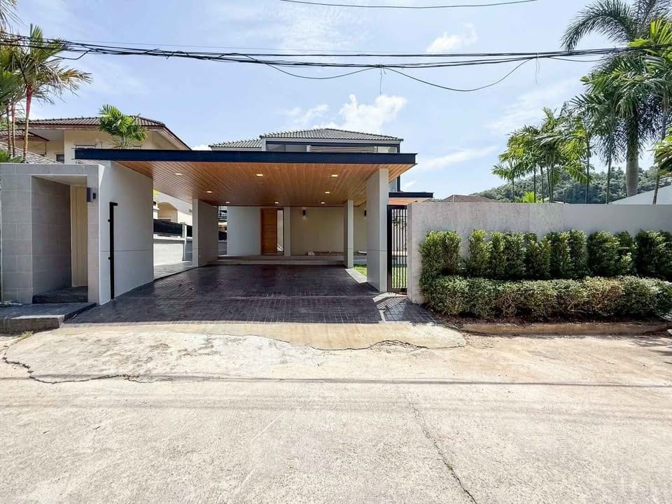 5-Bedroom House for Sale in Phuket Town — exterior view