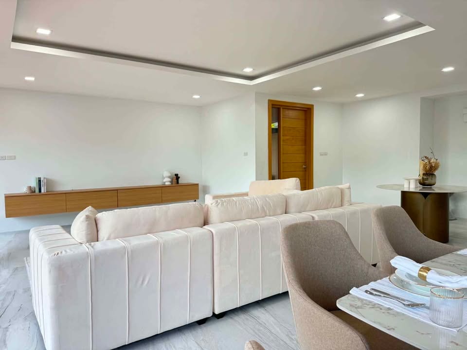 5-Bedroom House for Sale in Phuket Town — interior view