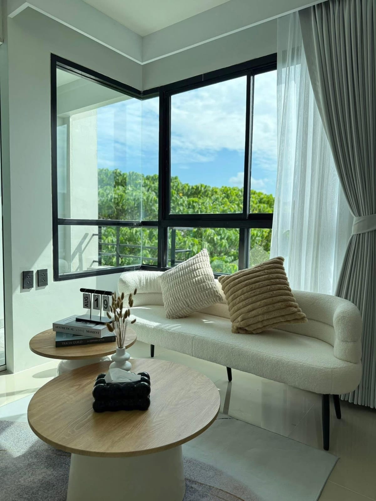 Corner Apartment with Town and Mountain View — Phuket Town 3