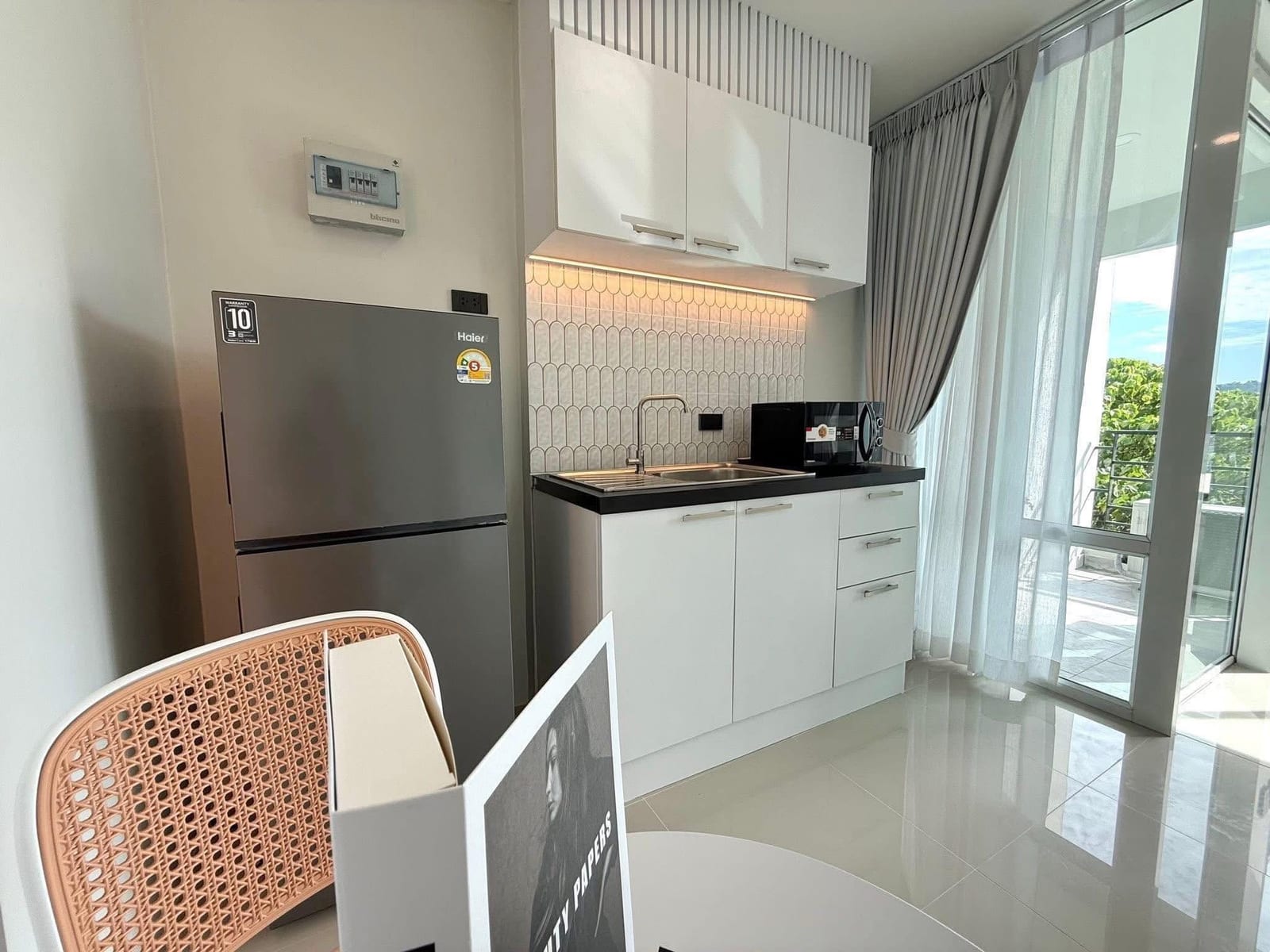 Corner Apartment with Town and Mountain View — Phuket Town 5