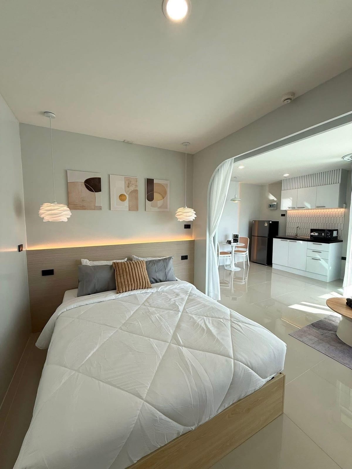 Corner Apartment with Town and Mountain View — Phuket Town 8