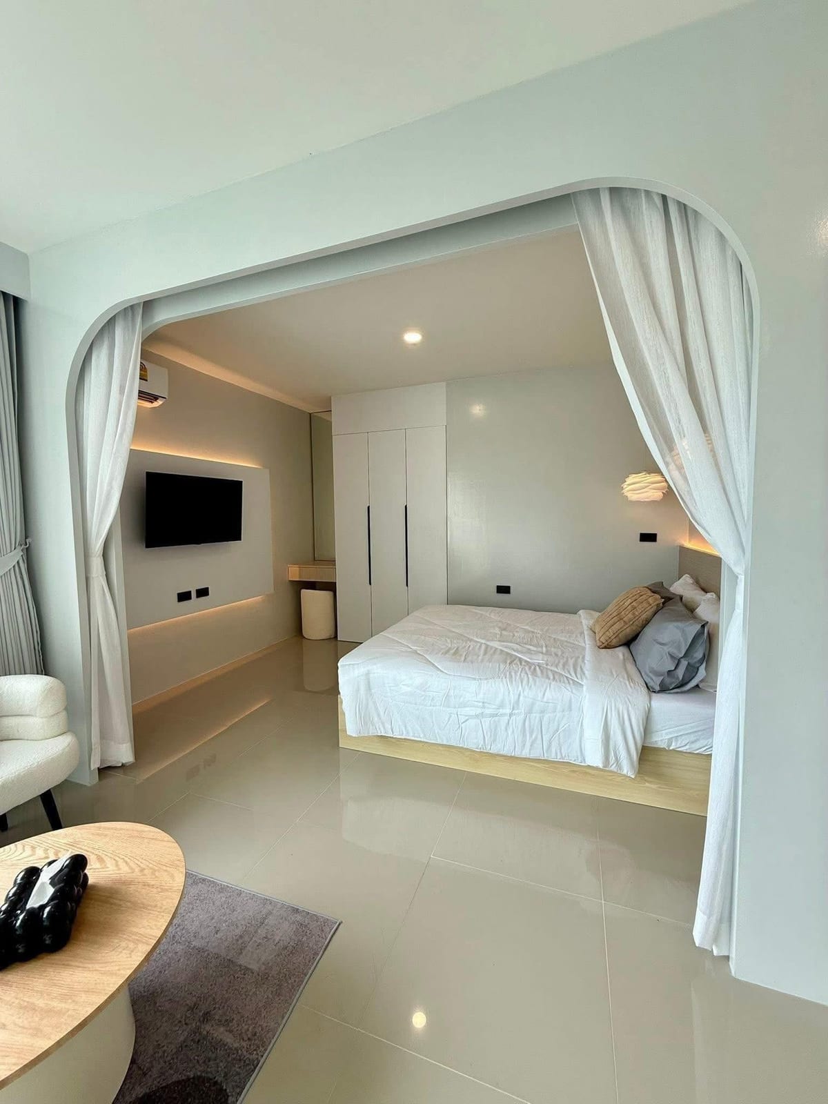 Corner Apartment with Town and Mountain View — Phuket Town 9