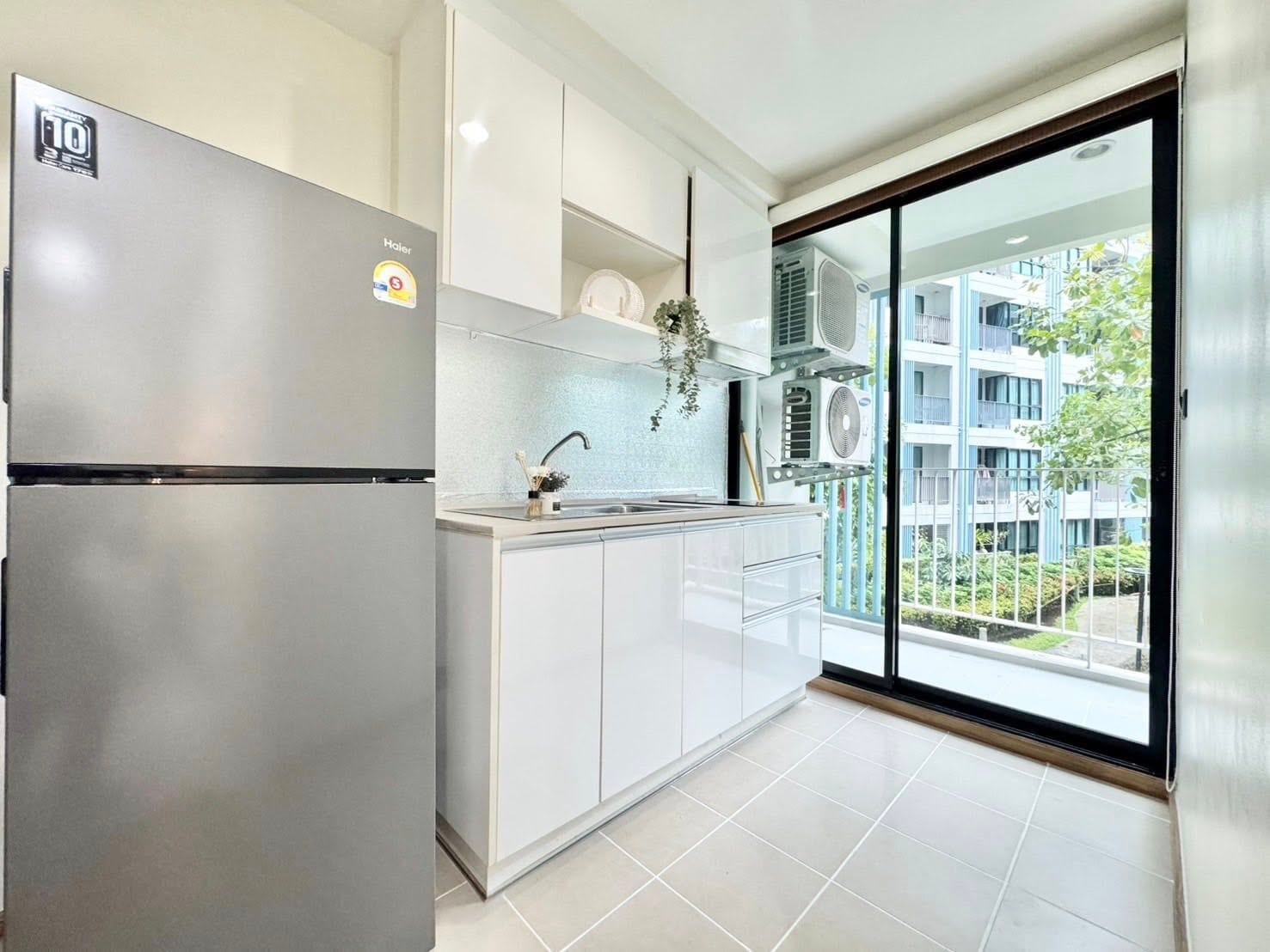 Pool-View 1-Bedroom Apartment — Centrio, Phuket Town 3