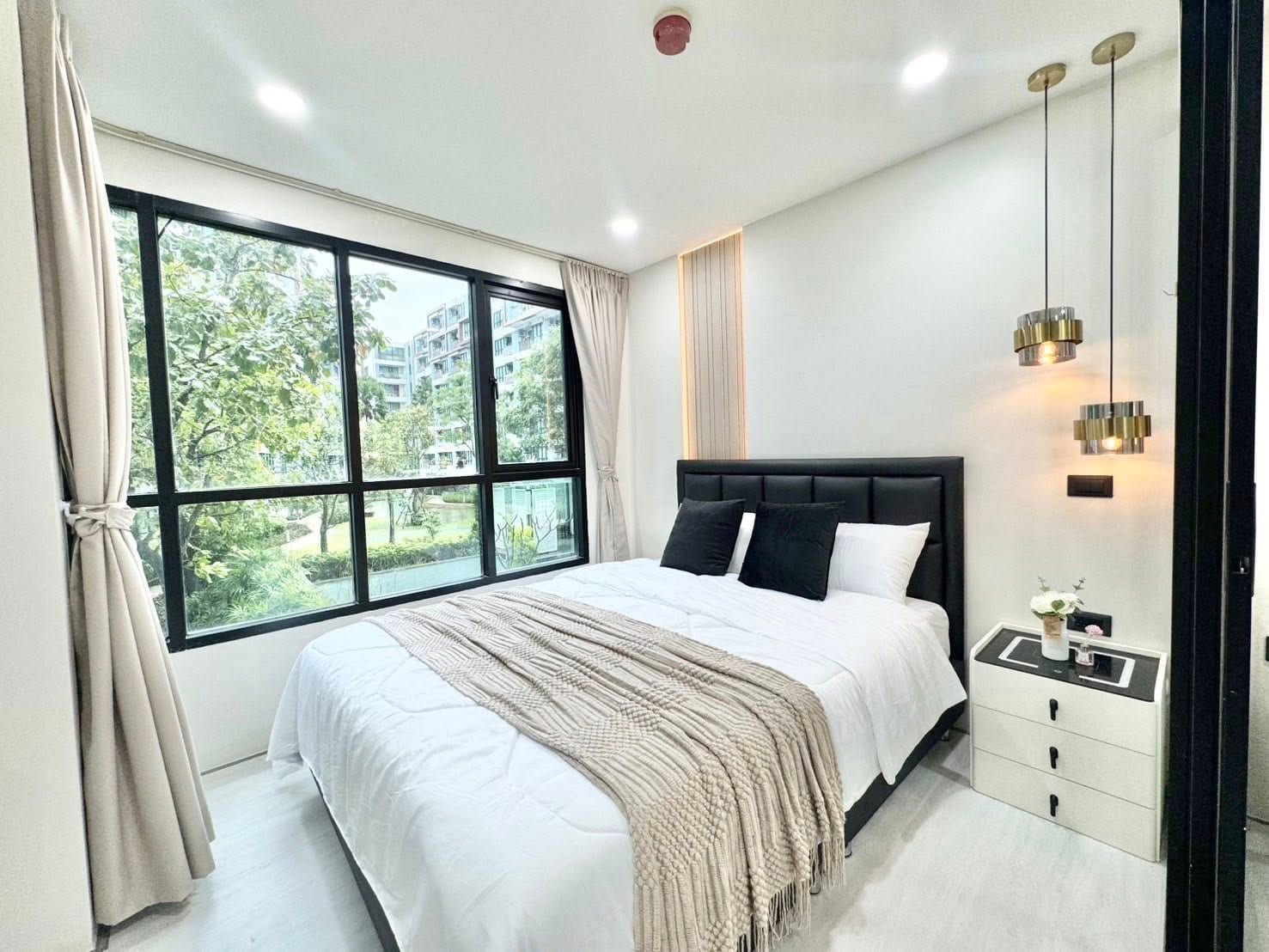 Pool-View 1-Bedroom Apartment — Centrio, Phuket Town 4