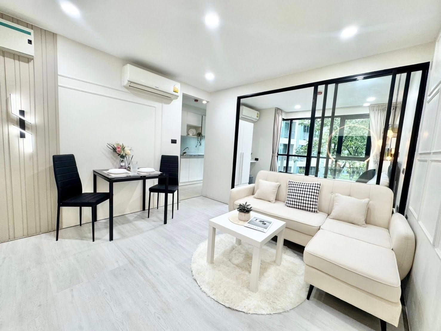 Pool-View 1-Bedroom Apartment — Centrio, Phuket Town 6