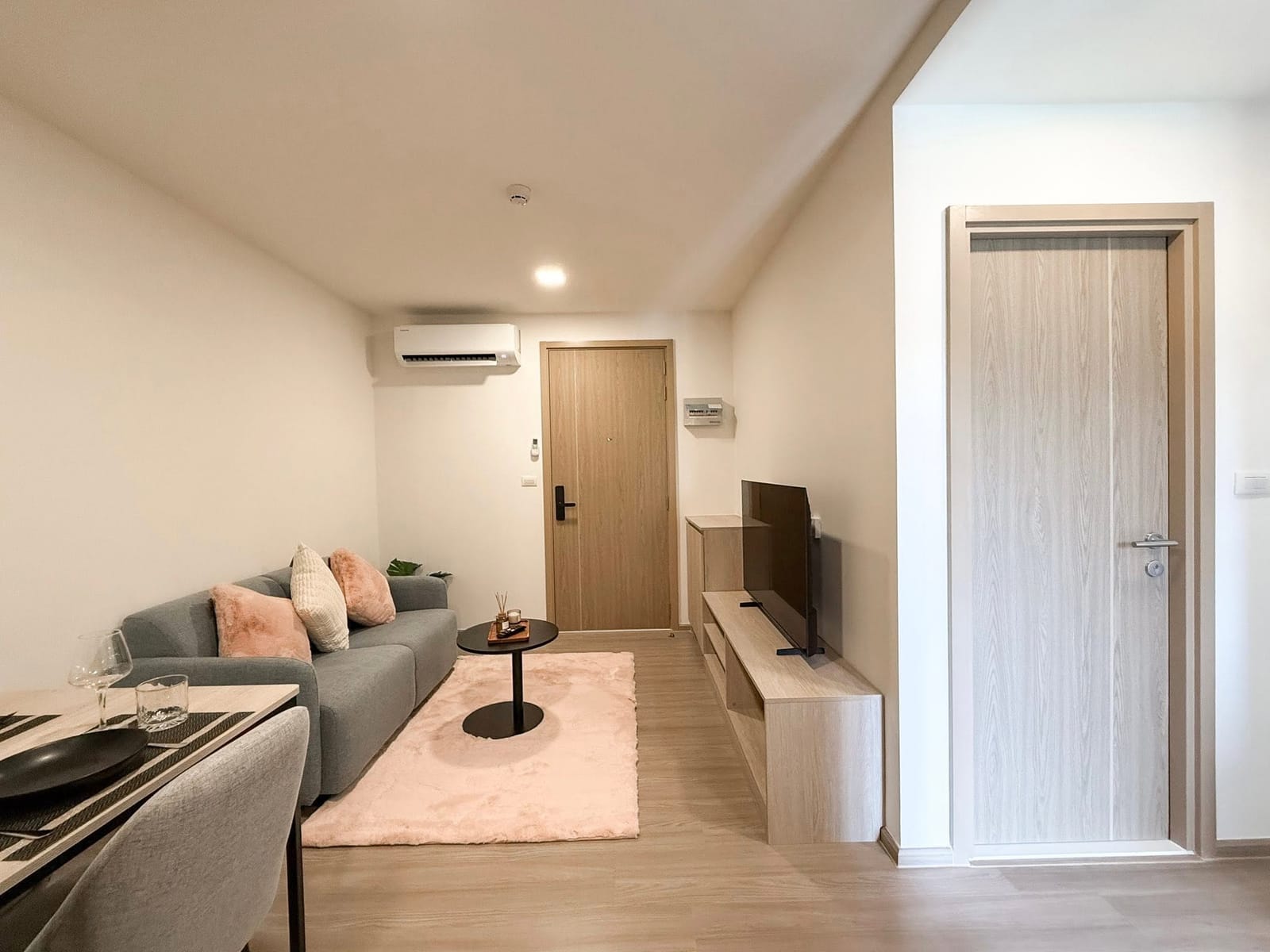 Brand-New One-Bedroom Corner Unit — The Base Bukit by Sansiri