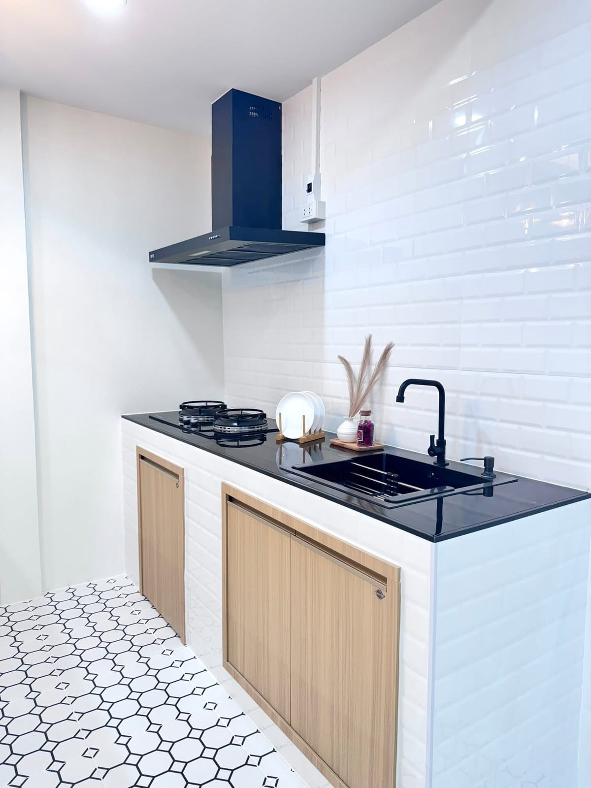 Fully Renovated Two-Bedroom House — Nimit Naka