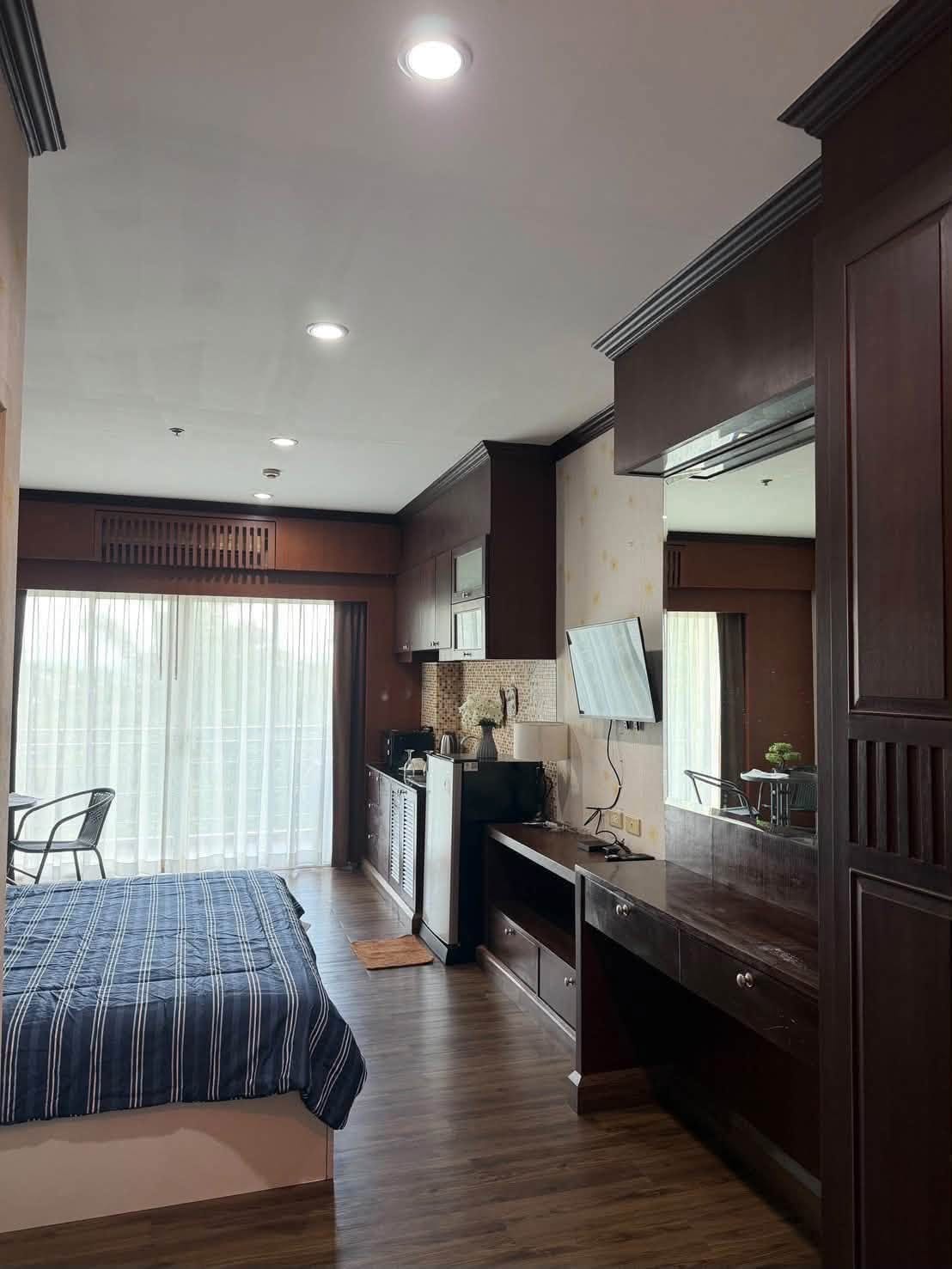 1-Bedroom Condominium for Sale in Phuket Town — interior view