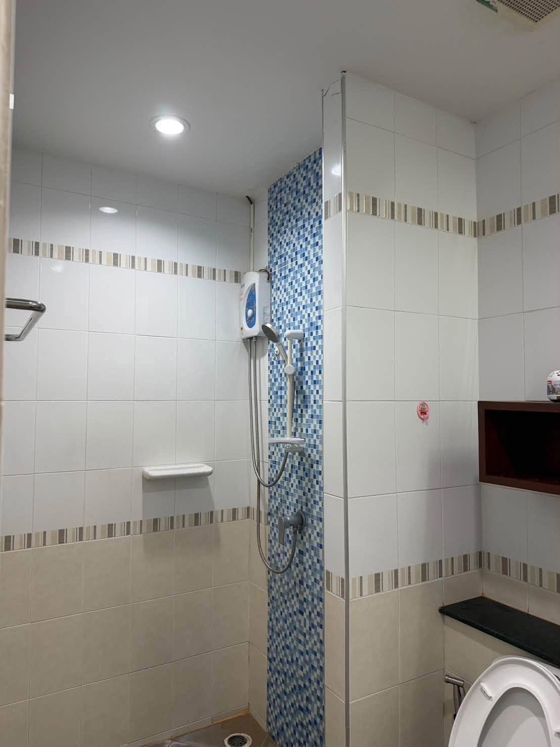 1-Bedroom Condominium for Sale in Phuket Town — interior view