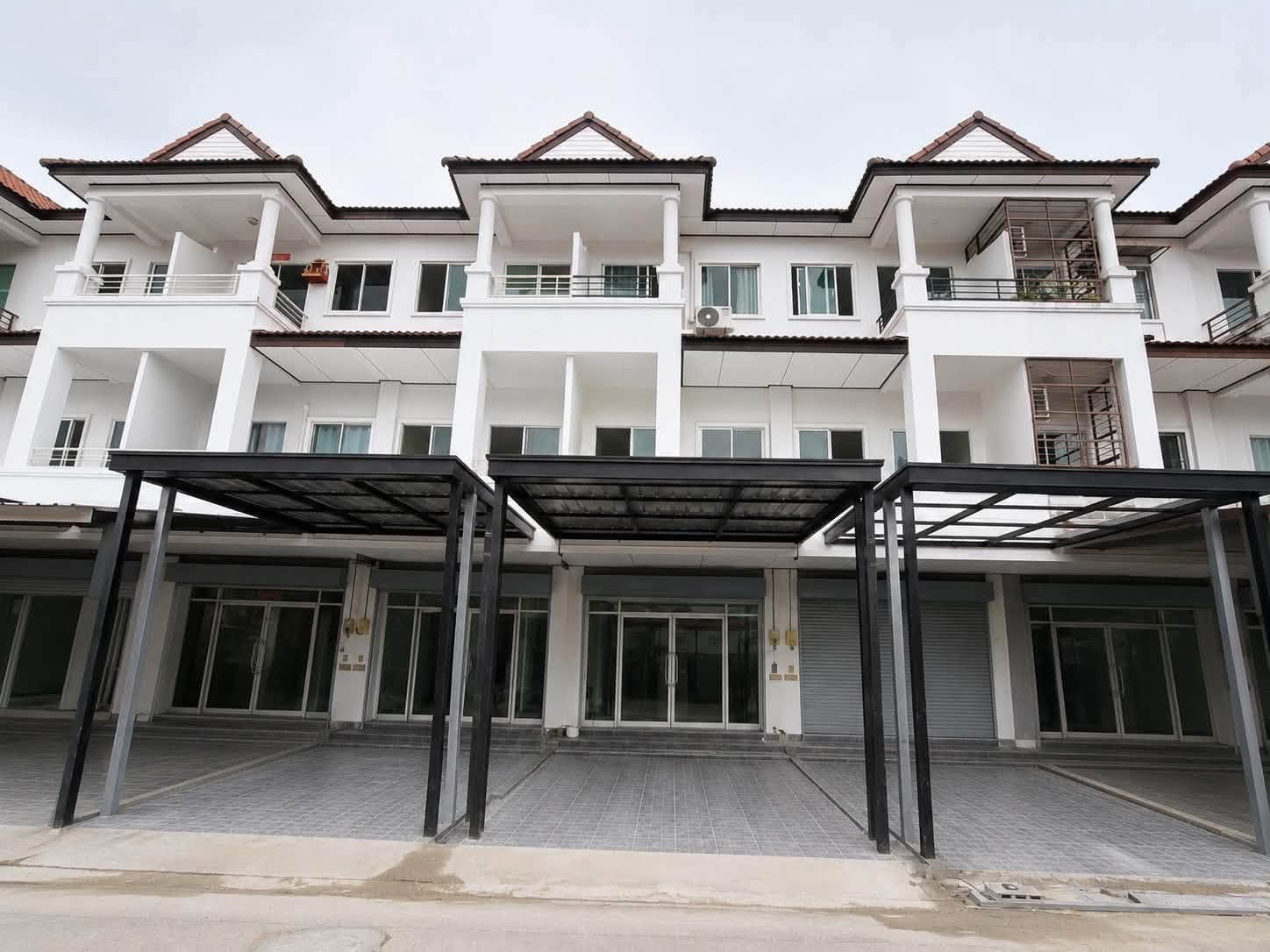 3-Bedroom Townhouse for Sale in Phuket Town — interior view