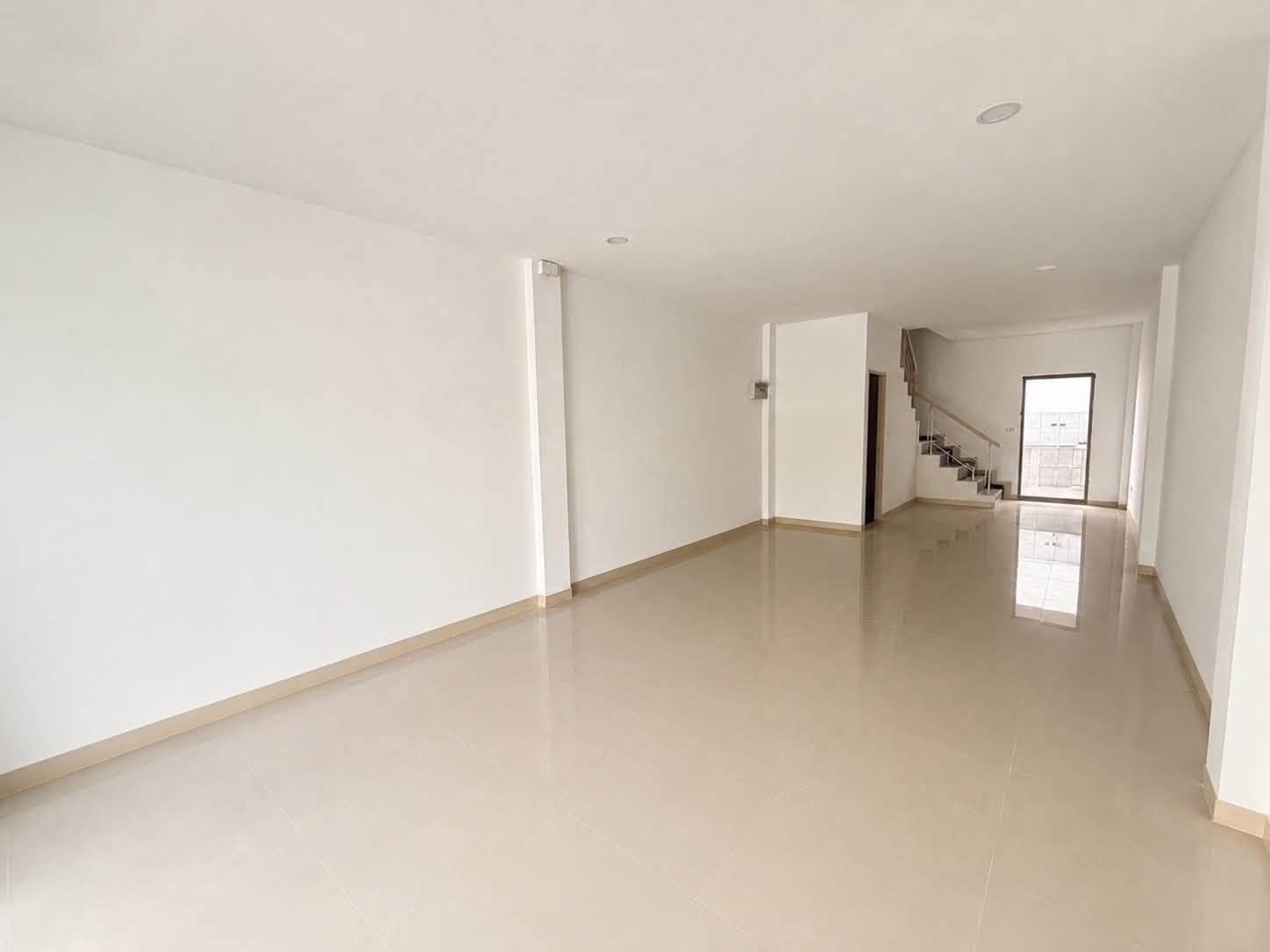 3-Bedroom Townhouse for Sale in Phuket Town — interior view