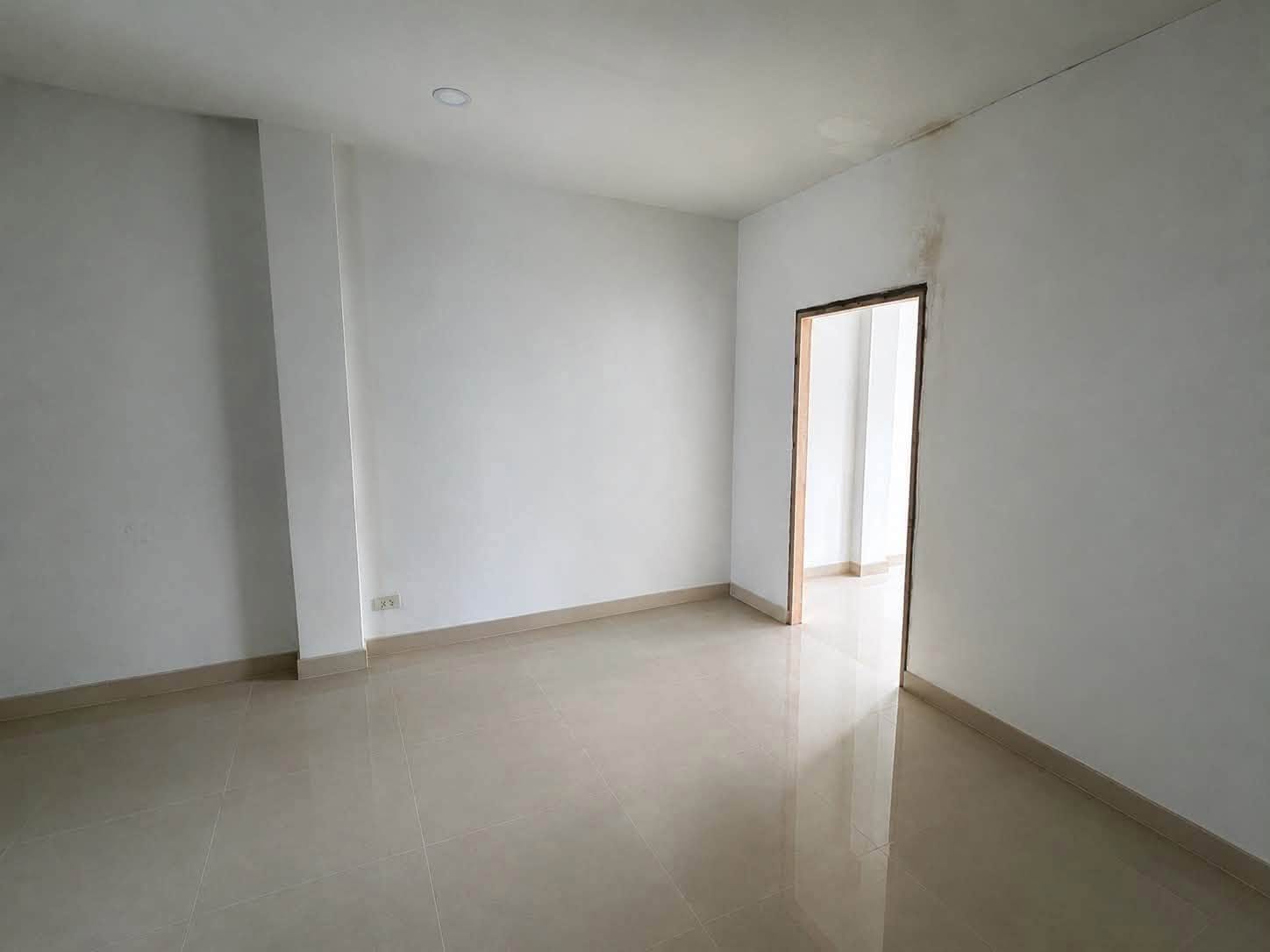 3-Bedroom Townhouse for Sale in Phuket Town — interior view