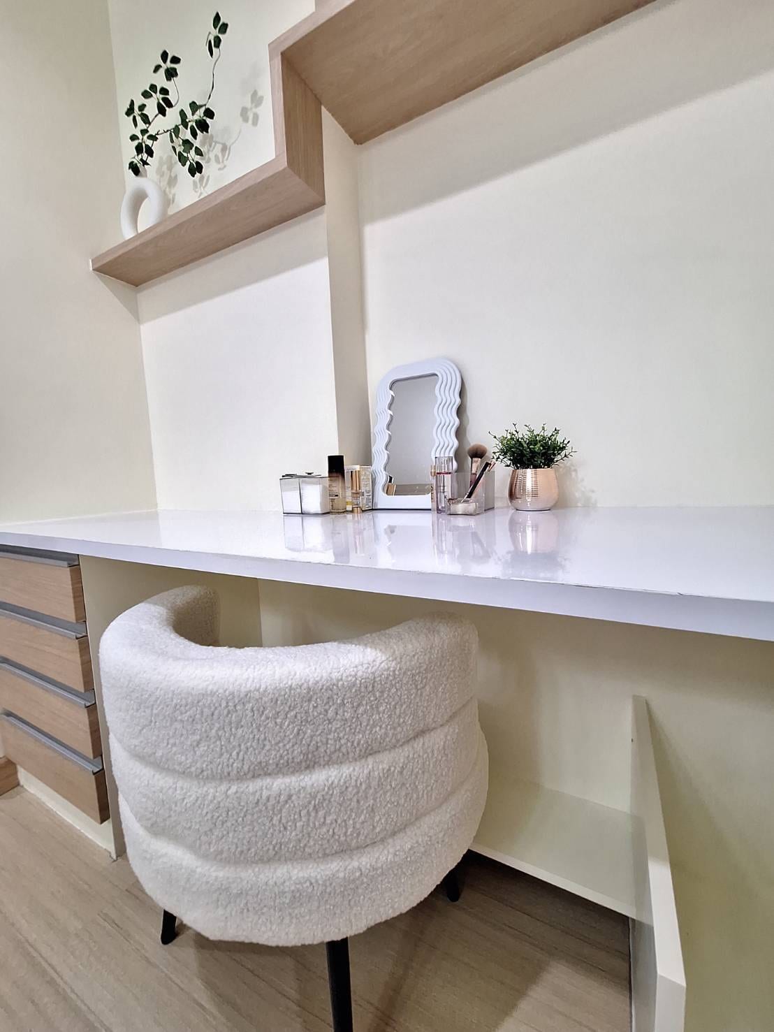1-Bedroom Condominium for Sale in Phuket Town — interior view