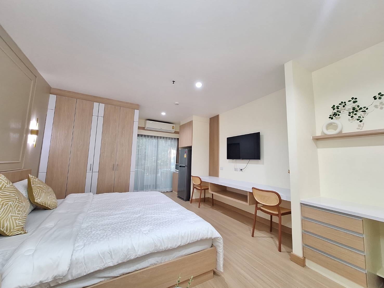 1-Bedroom Condominium for Sale in Phuket Town — interior view