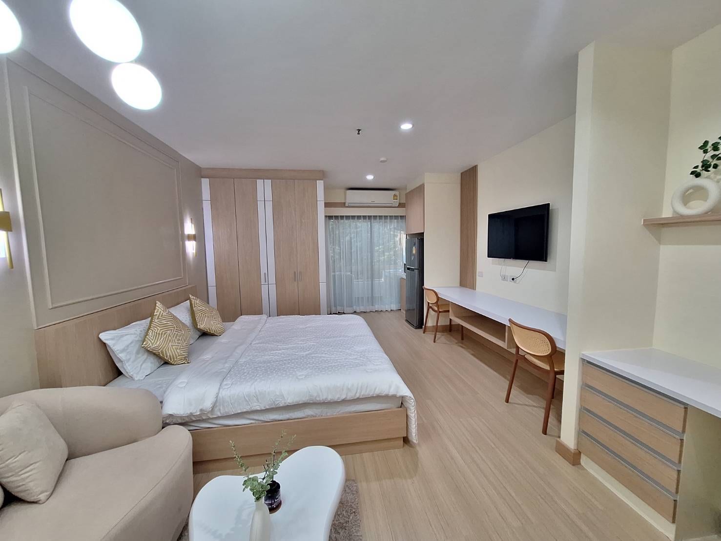 1-Bedroom Condominium for Sale in Phuket Town — interior view