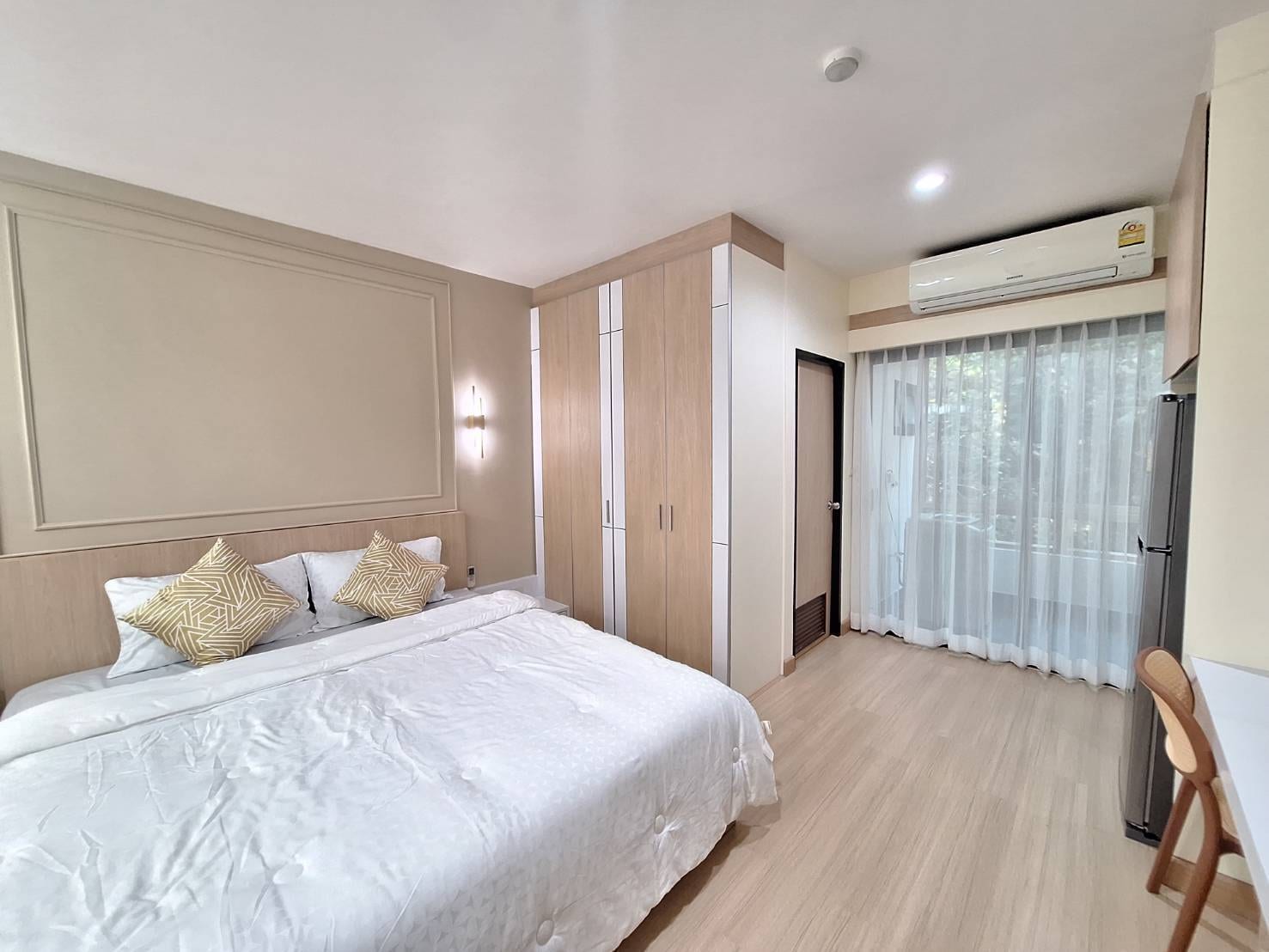 1-Bedroom Condominium for Sale in Phuket Town — interior view