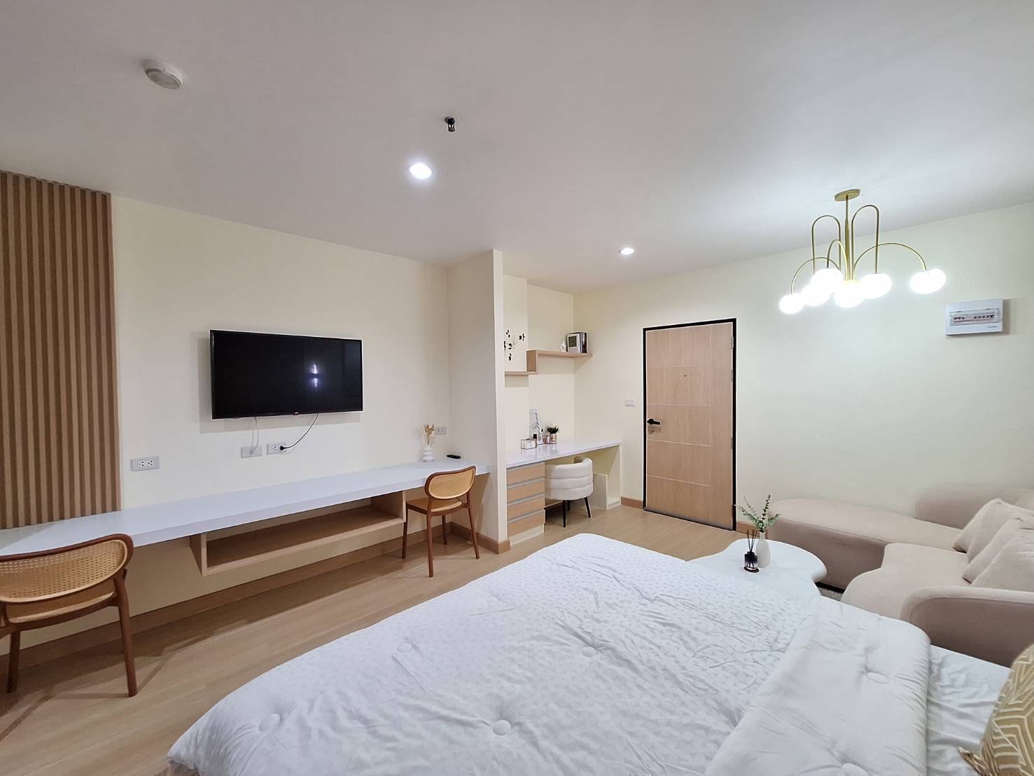 1-Bedroom Condominium for Sale in Phuket Town — interior view