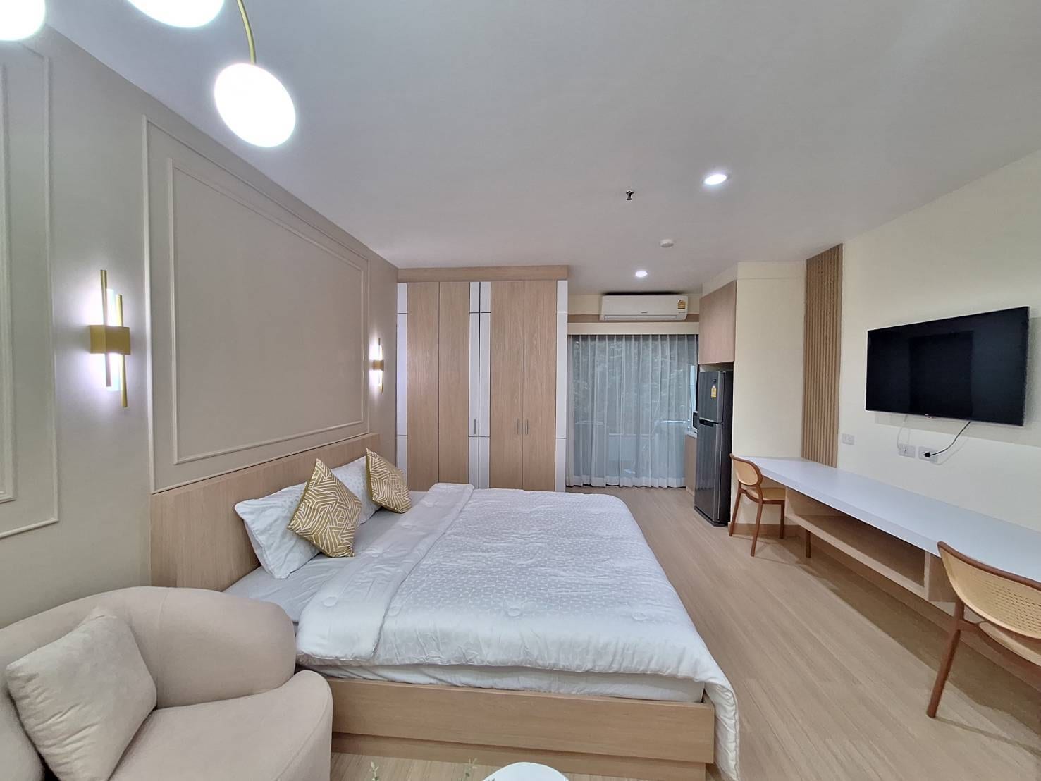 1-Bedroom Condominium for Sale in Phuket Town — interior view