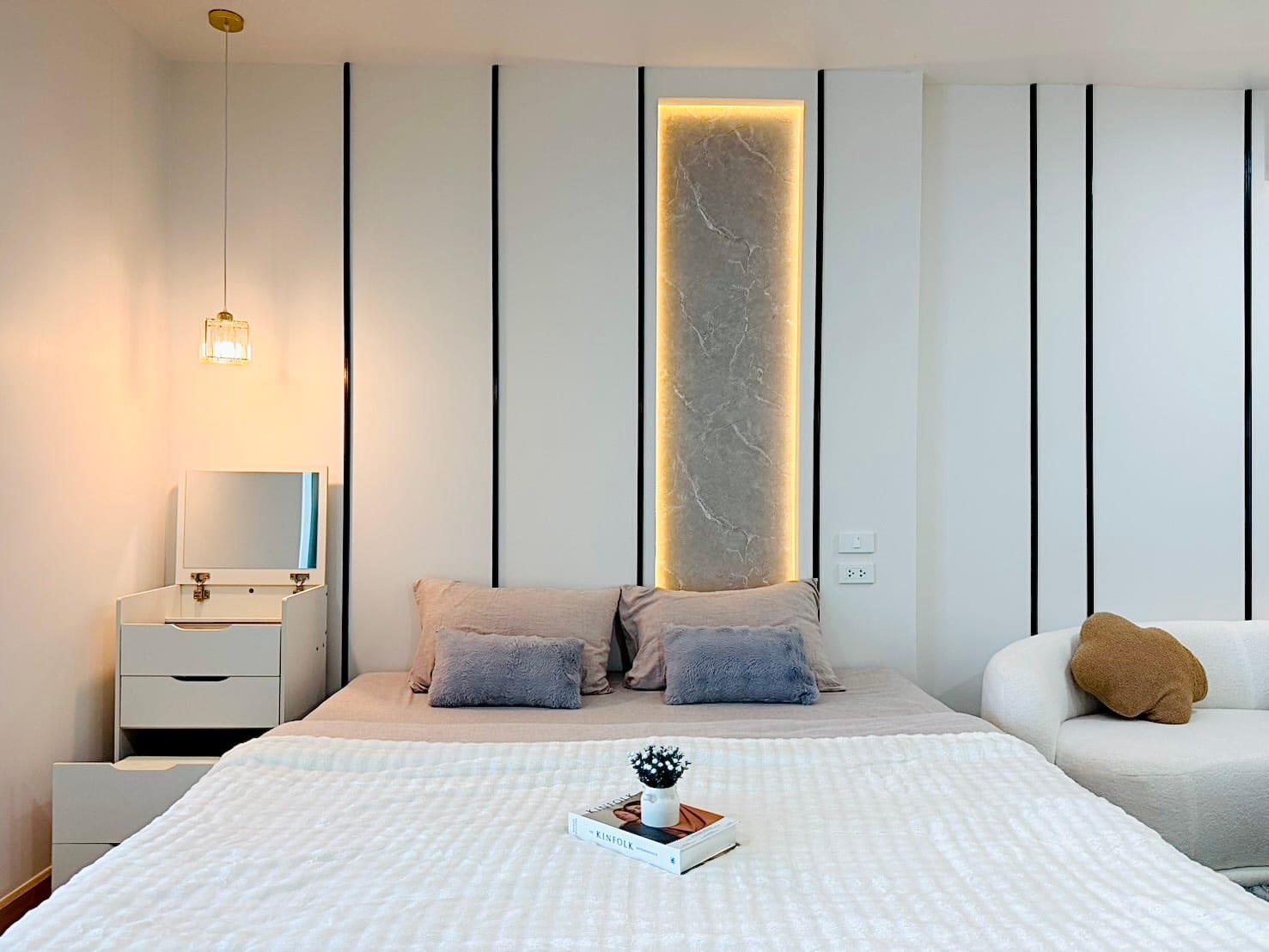 1-Bedroom Condominium for Sale in Phuket Town — interior view