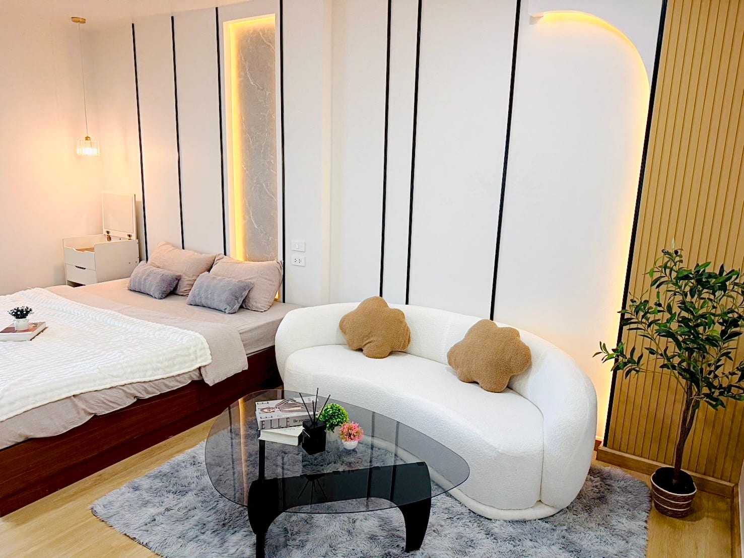 1-Bedroom Condominium for Sale in Phuket Town — interior view