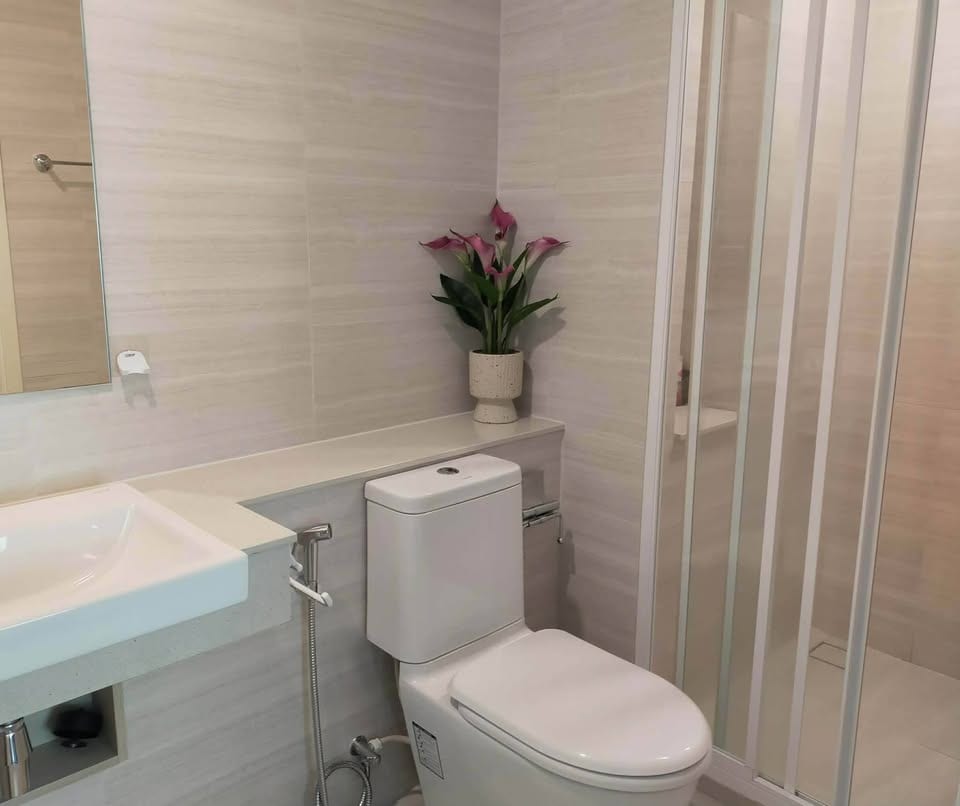 1-Bedroom Condominium for Rent in Phuket Town — interior view