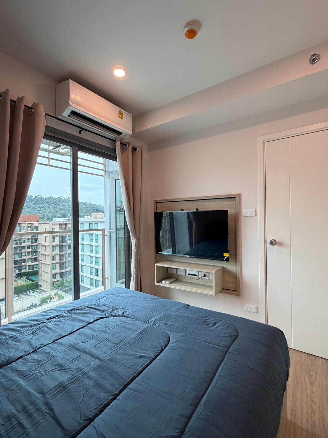 1-Bedroom Condominium for Sale in Phuket Town — pool view