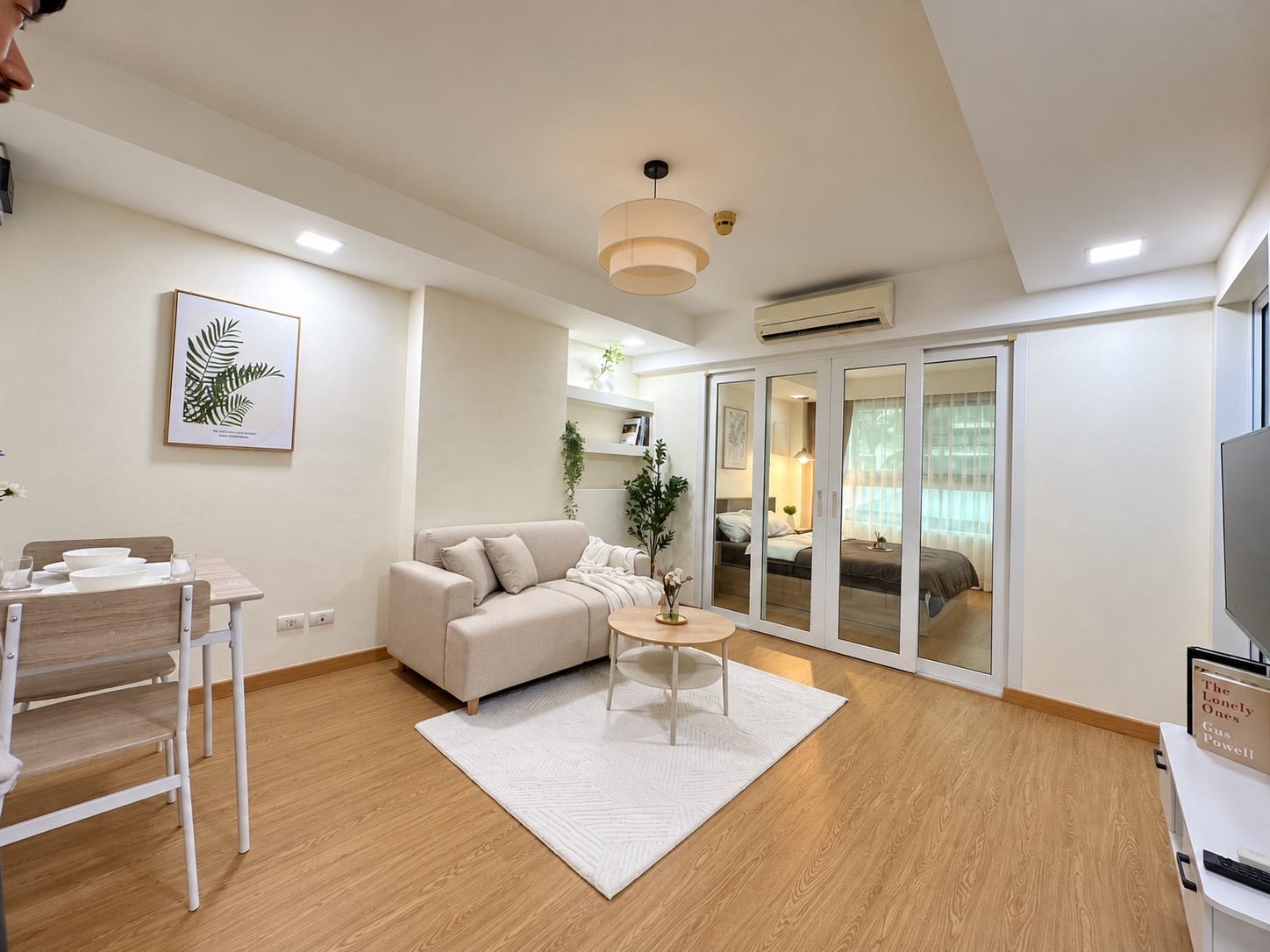 1-Bedroom Condominium for Sale in Phuket Town — interior view