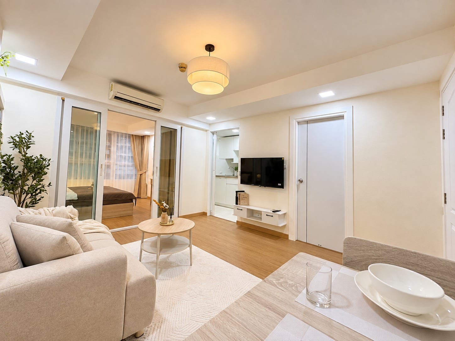 1-Bedroom Condominium for Sale in Phuket Town — interior view