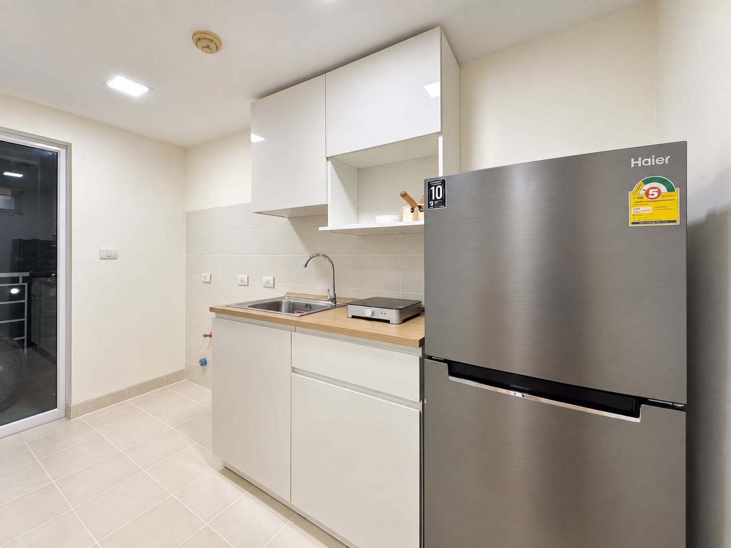 1-Bedroom Condominium for Sale in Phuket Town — interior view